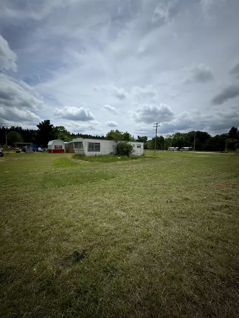 4719 Snyder, Mesick, MI 49668 photo 4