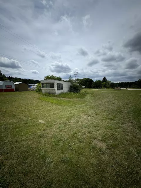 4719 Snyder, Mesick, MI 49668 photo 3
