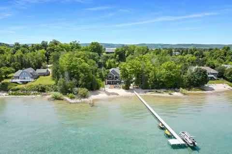 104 N Nanagosa, Suttons Bay, MI 49682