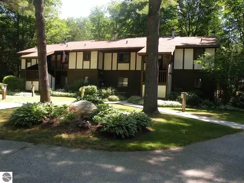 6885 Pinebrook #1, Bellaire, MI 49615