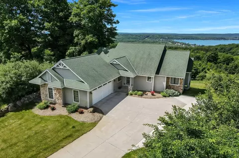8563 Wild Laurel, Beulah, MI 49617