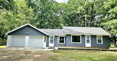 7527 E Howard City Edmore, Vestaburg, MI 48891