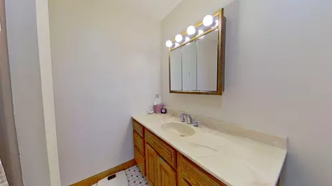 Bath - 262 E Wing, Mount Pleasant, MI 48858 photo 2 of 5