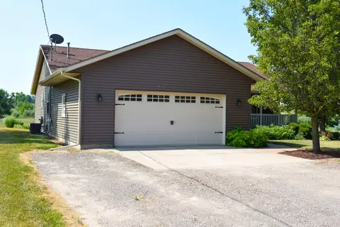 Exterior - 262 E Wing, Mount Pleasant, MI 48858 photo 3 of 22