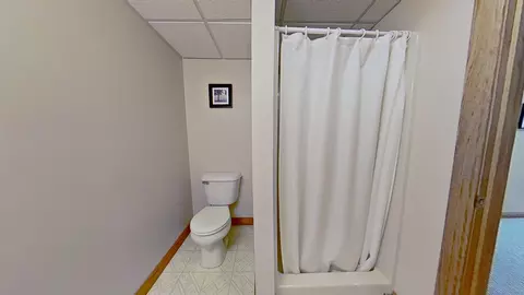 Bath - 262 E Wing, Mount Pleasant, MI 48858 photo 5 of 5