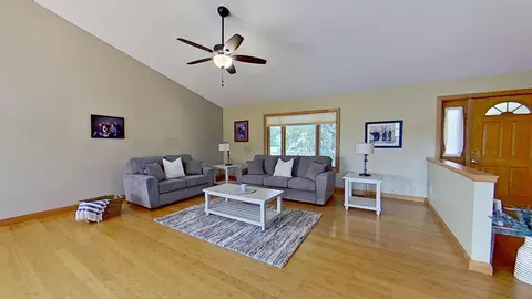 Living - 262 E Wing, Mount Pleasant, MI 48858 photo 1 of 2