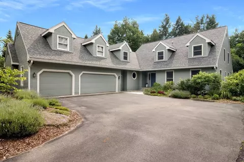 965 Pine Rdg, Traverse City, MI 49686