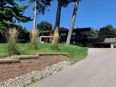 1721 Eastern, Traverse City, MI 49686