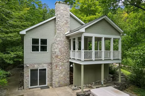 8680 Hutch Trl NW, Rapid City, MI 49676