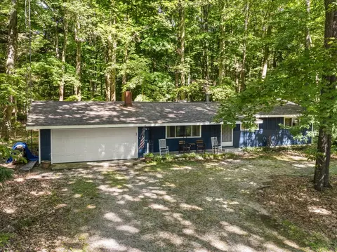 5375 West Cv, Honor, MI 49640