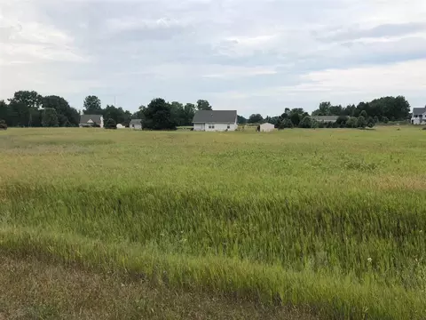 10071009 Pyrenees, Lake Isabella, MI 48893