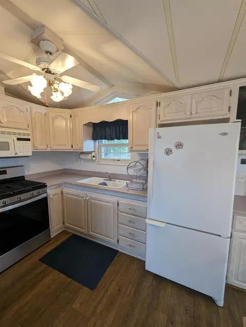 831 Main UNIT 93, Au Gres, MI 48703 photo 20