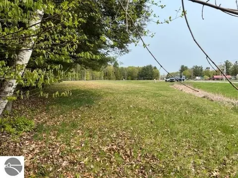 0 E M-115, Cadillac, MI 49601