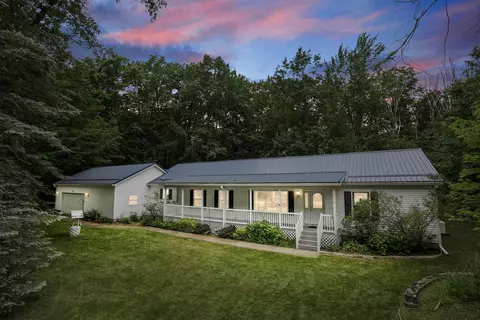 4757 W Lake Mitchell, Cadillac, MI 49601