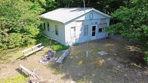 3199 N 9, Mesick, MI 49668