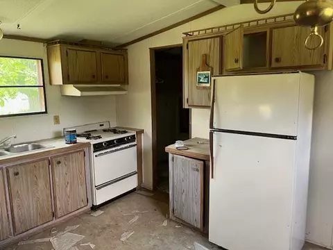 Kitchen - 226 E Pne, Mesick, MI 49668 photo 3 of 3
