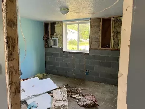 Bedroom - 226 E Pne, Mesick, MI 49668 photo 1 of 3