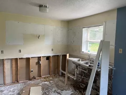 Kitchen - 226 E Pne, Mesick, MI 49668 photo 1 of 3
