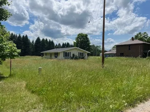 Exterior - 226 E Pne, Mesick, MI 49668 photo 8 of 21