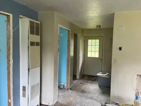 Entry Way - 226 E Pne, Mesick, MI 49668 photo 2 of 5