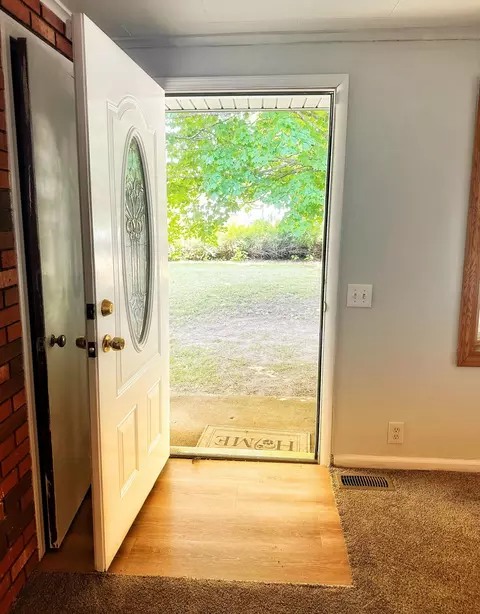 1954 E Riv, Mount Pleasant, MI 48858 photo 9