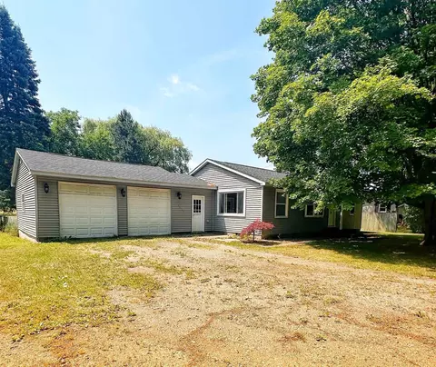 1954 E Riv, Mount Pleasant, MI 48858