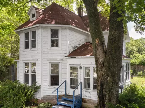 1099 Michigan, Benzonia, MI 49616