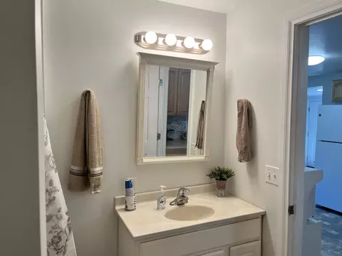 Bath - 126 E Michigan, Au Gres, MI 48703 photo 2 of 2
