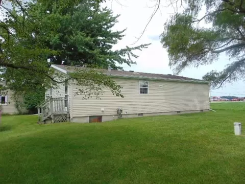 Exterior - 7490 E Monroe, Breckenridge, MI 48615 photo 7 of 9