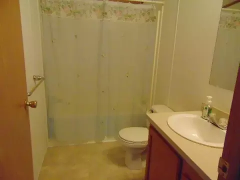 Bath - 7490 E Monroe, Breckenridge, MI 48615 photo 2 of 5