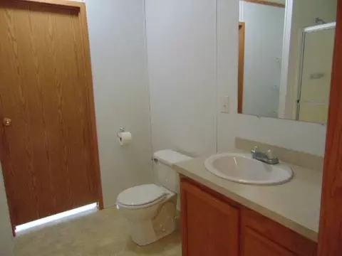 Bath - 7490 E Monroe, Breckenridge, MI 48615 photo 4 of 5