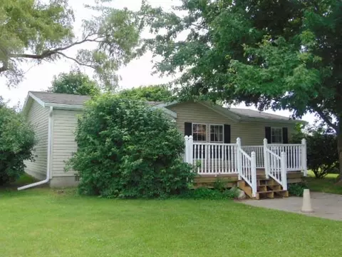 Exterior - 7490 E Monroe, Breckenridge, MI 48615 photo 3 of 9