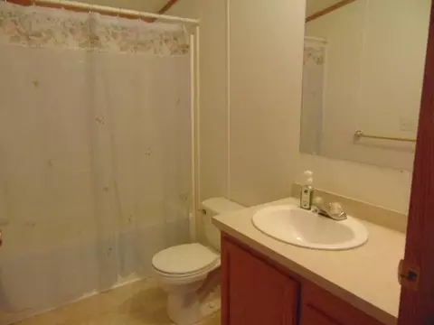 Bath - 7490 E Monroe, Breckenridge, MI 48615 photo 1 of 5