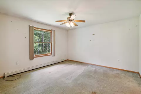 Bedroom - 4587 Pine Run, Farwell, MI 48622 photo 2 of 6