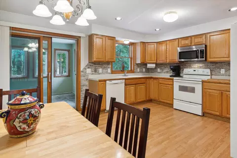 Kitchen - 4587 Pine Run, Farwell, MI 48622 photo 1 of 4