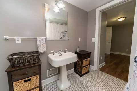 219 E Bennett, Mount Pleasant, MI 48858 photo 34