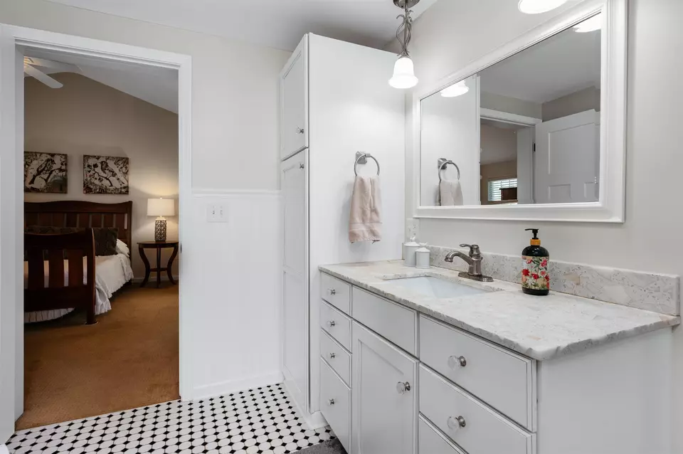 Bath - 814 Locust, Traverse City, MI 49684 photo 1 of 4