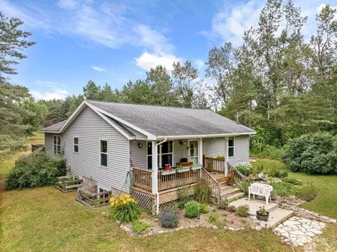 3261 E County Line, Kingsley, MI 49649
