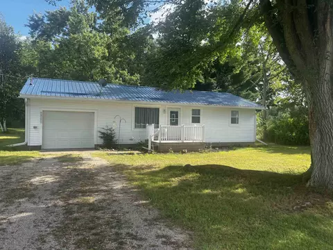 7581 W Airline, Weidman, MI 48893