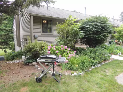 11255 E Ft #D-4 : D-4, Suttons Bay, MI 49682