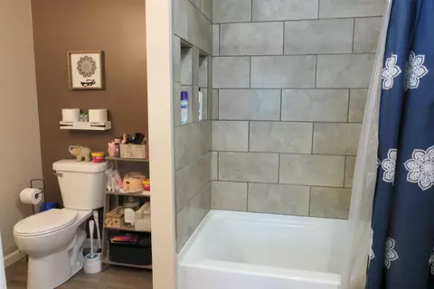 Bath - 426 N Maple, Ithaca, MI 48847 photo 1 of 4