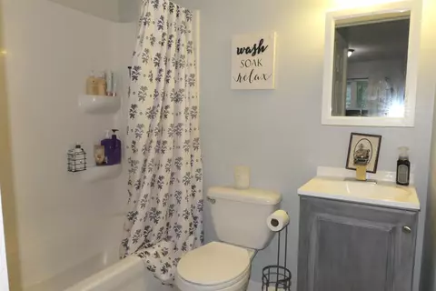 Bath - 426 N Maple, Ithaca, MI 48847 photo 4 of 4