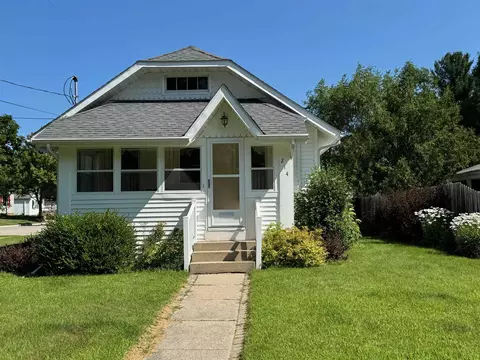 214 W Wheaton, Clare, MI 48617