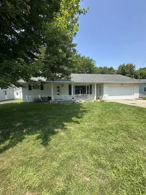 128 W W Smt, Breckenridge, MI 48615