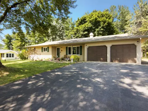 3011 Pineview, Traverse City, MI 49684