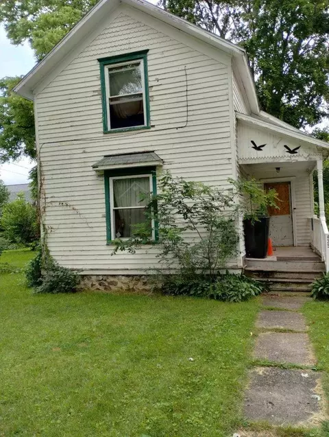425 E Chestnut, Breckenridge, MI 48615