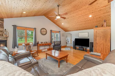 781 E Harrison, Alma, MI 48801 photo 10