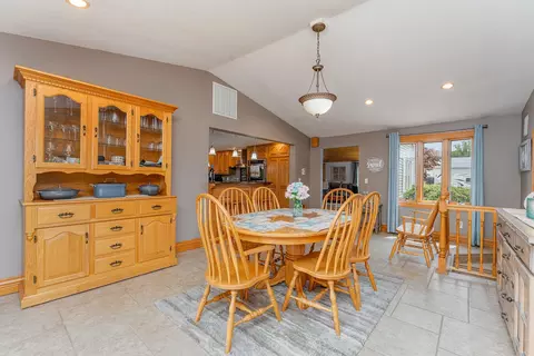 781 E Harrison, Alma, MI 48801 photo 12