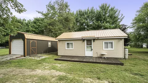 10273 N Finley Lk, Harrison, MI 48625