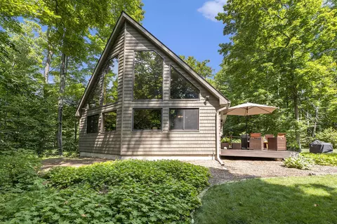 11831 Oakley, Honor, MI 49640
